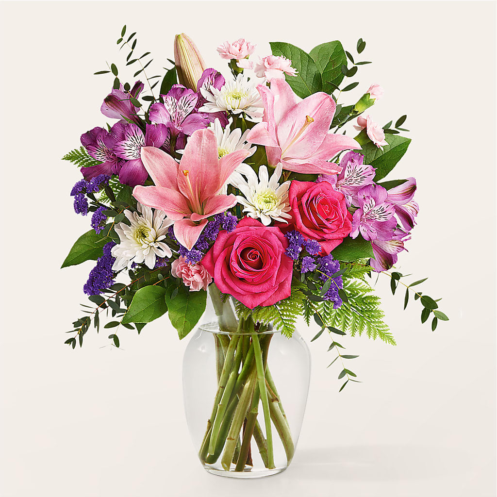 Lace & Pearls Bouquet – Illusion Flower Shop, Houston TX