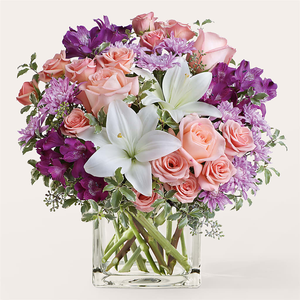 Mani Pedi Bouquet – Illusion Flower Shop, Houston TX