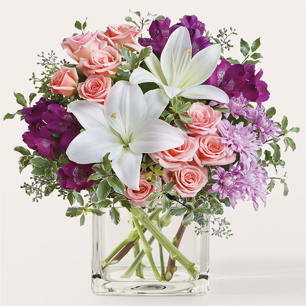 Mani Pedi Bouquet – Illusion Flower Shop, Houston TX
