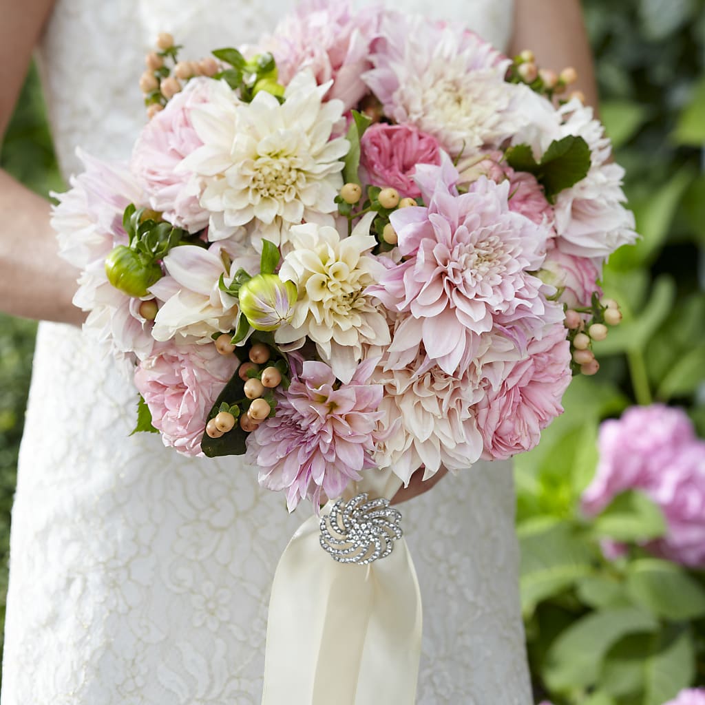 Heart's Promise Bouquet – Illusion Flower Shop, Houston TX