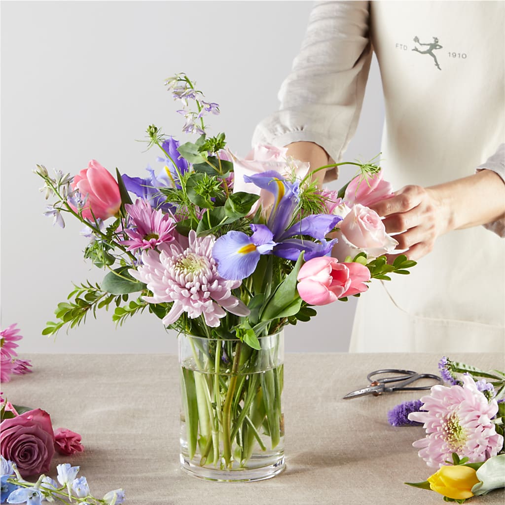 Pastel Tradition - A Florist Original –  Illusion Flower Shop, Houston TX
