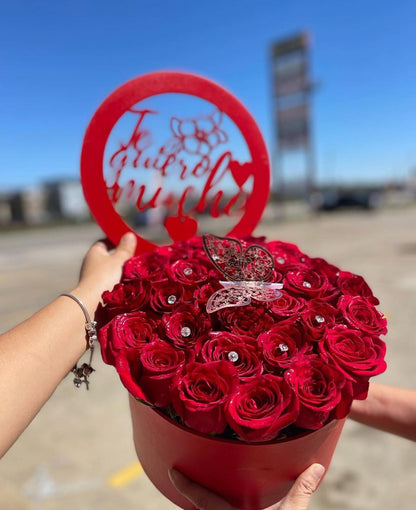 Te Quiero Mucho round box –  Illusion Flower Shop, Houston TX