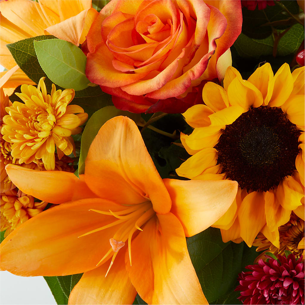 Grateful Centerpiece –  Illusion Flower Shop, Houston TX